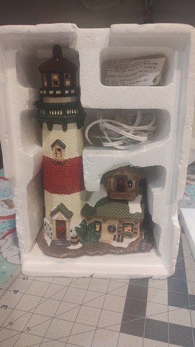 Santa Workbench Collection Canoe Point Lighthouse 1999 Tested - Picture 8 of 11