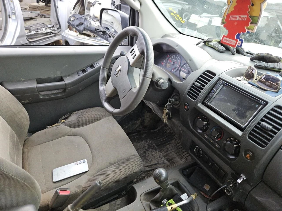 Used Rear Left Exterior Door Handle fits: 2005 Nissan Xterra assembly door rear - Image 4 of 4