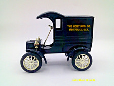 ERTL Product of CATERPILLAR  1905 THE HOLT MFG.CO. DELIVERY CAR BANK- Key Lock