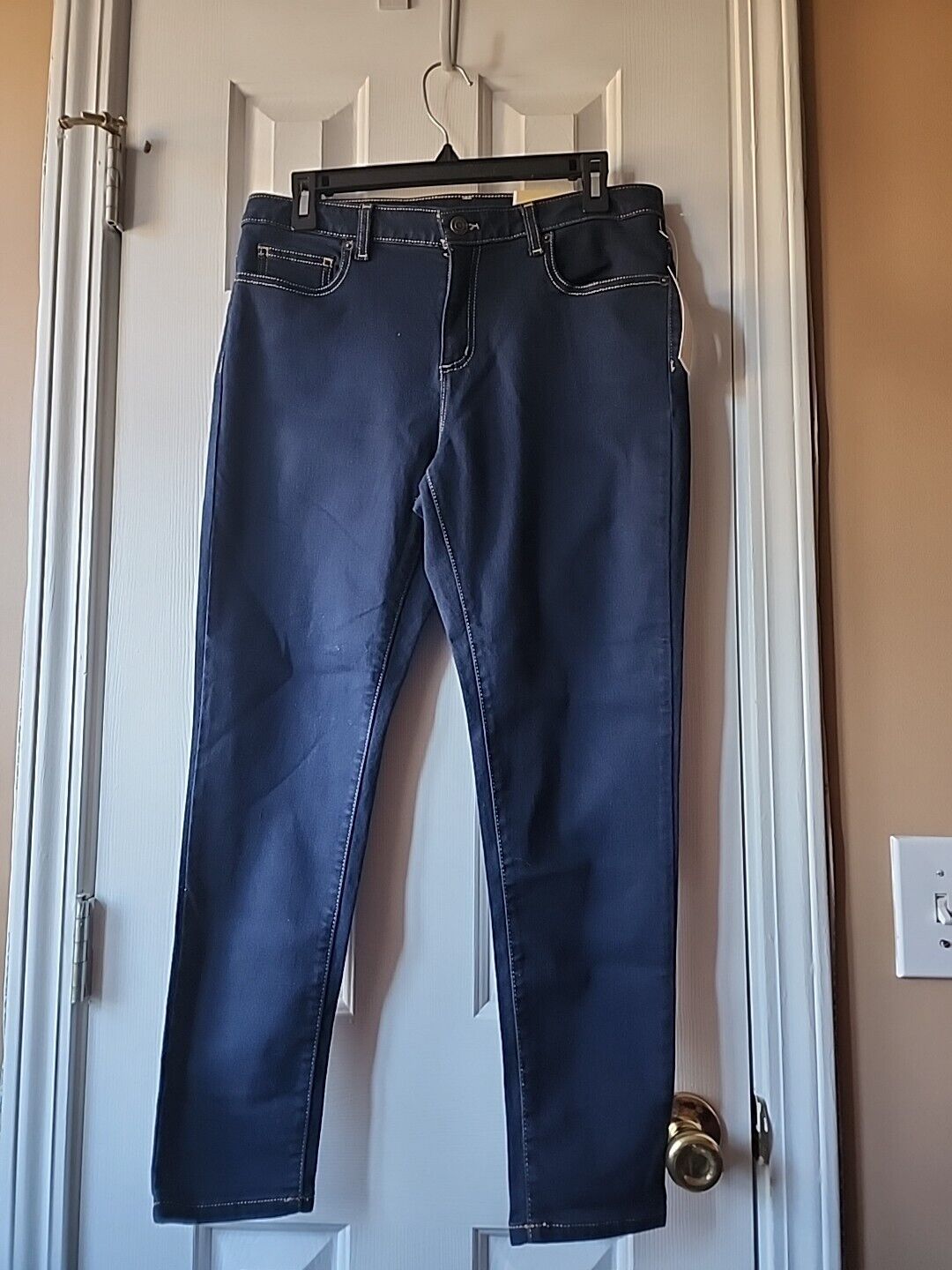 Picture 1 of 10