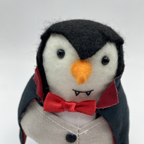2023 Target “Count” Hyde & Eek Halloween Bird Vampire Figure Foot Tag - Picture 2 of 15
