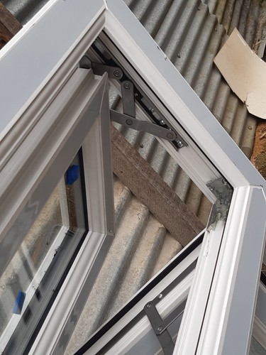 New Upvc Window White Double Glazed 1320 mm x 1320 mm/1350 mm with sill/ - Picture 13 of 17