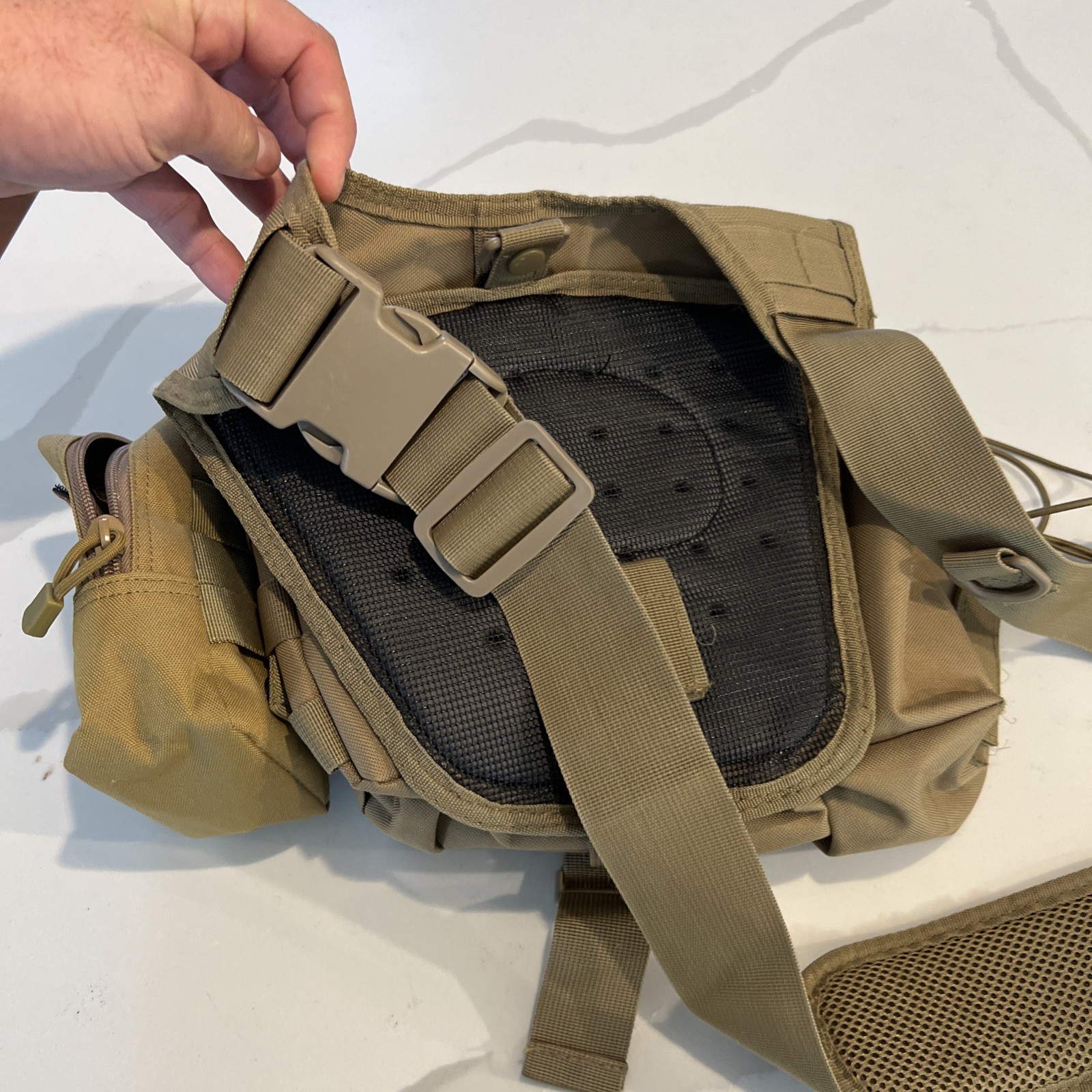 New Red Rock Outdoor Gear Hipster Sling Bag - Coyote 80138COY