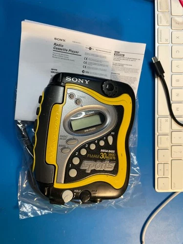 Vintage Sony Sports Walkman AM/FM/Cassette WM-FS220 Mega Bass Tested Working