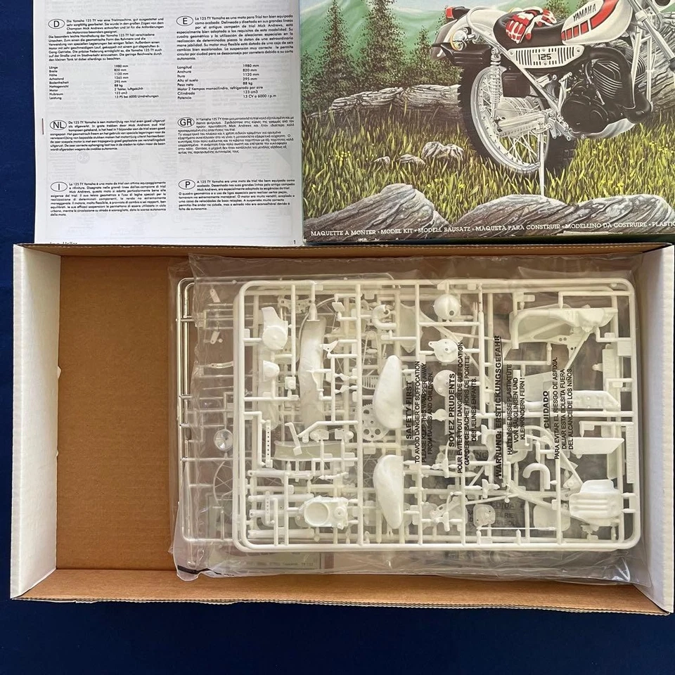 Yamaha TY 125 1/8 Scale Model Kit Motorcycle Replica Not specified - Image 3 of 4