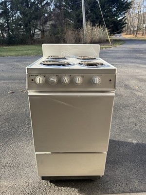 Magic Chef 24 Compact Oven/Stove White