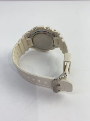 Casio G-Shock GW-M5610MD-7 43.2 mm White Resin with White Resin Casio G-Shock GW-M5610MD-7 43.2 mm White Resin with White Resin