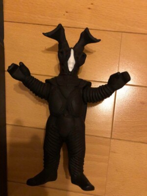 ゼットンvs less than human コラボフィギュア s-l400.jpg