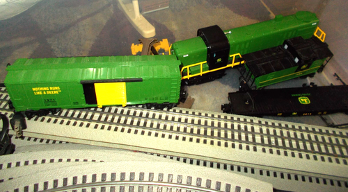 JOHN DEERE Ready-To-Run Remote Train Set by LIONEL 40" x 130" Fastrack WORKING - Picture 3 of 20