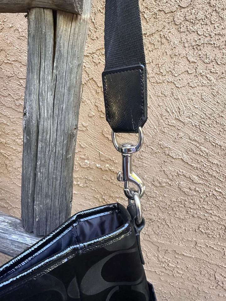 Bolsa de bebê preta autêntica Coach Fralda - Imagem 4 de 4