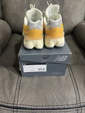 6 New Balance 9060 Varsity Gold   GC 9060VY