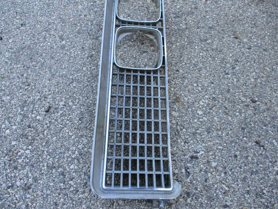 Buick Electra 225 Limited 1969 lado del pasajero derecho parrilla metálica delantera 1385196 Foto 4 de 4