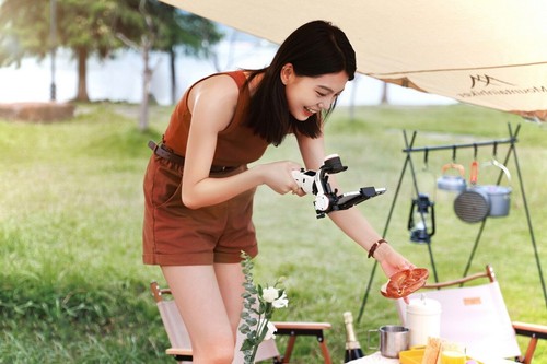 Zhiyun Crane M3 Combo 3-Axis Handheld Gimbal Stabilizer for Mirrorless Cameras - Picture 11 of 11