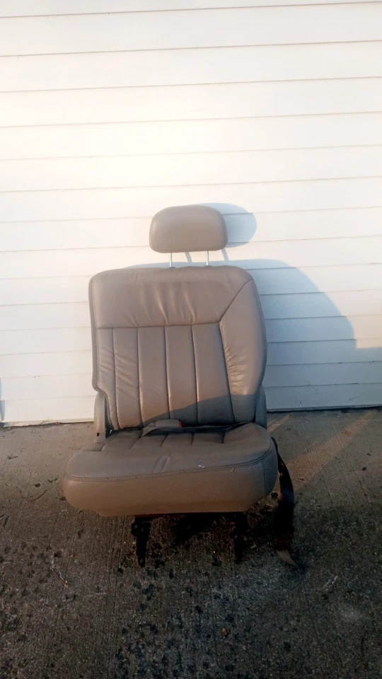 Juego trasero Chrysler Town Country 2002-2007 tercera fila asiento izquierdo derecho cuero beige Foto 2 de 4