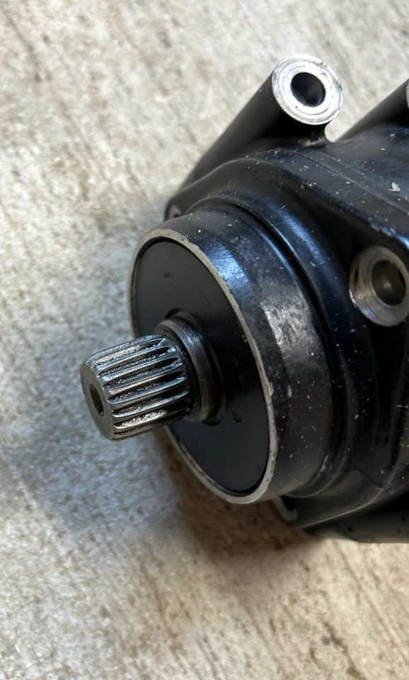 Honda Nighthawk CB650 CB 650SC 1984 eje de transmisión carcasa motor unidad | OEM Foto 2 de 3