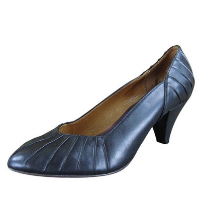 #ad Indigo by Clarks Wmn Pleated Pump Black Leather Pump 8.5 Medium Gently Used 2025 $20.80