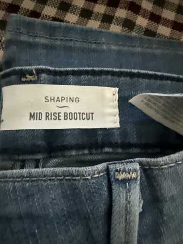 Signature By Levi Strauss Women's Mid-Rise Stretch Boot Cut Shaping Jeans 18/W34 - Picture 3 of 17