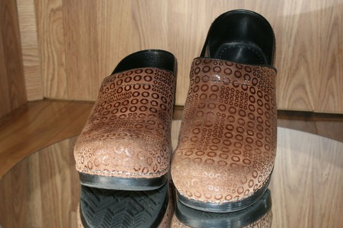 Sanita The Original Danish Clogs Shoes Mules All O's US 7.5, EU 38 GUC ! - Picture 5 of 12