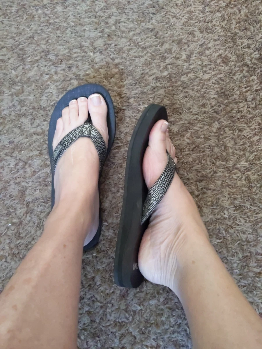 Reef women's star shop cushion sassy flip flops