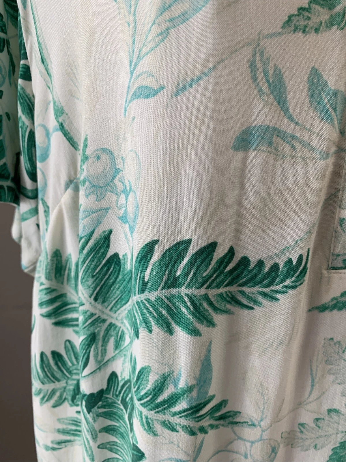 OFF WHITE Abito copricostume tunica H&M bianco sporco verde manica corta foglia di palma tropicale taglia S