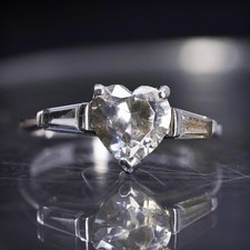 Size 8, vintage sterling silver 925 statement heart ring with cz