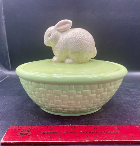 Hallmark Green Ceramic Basket Candy Dish Box Bunny Rabbit on Lid - Picture 4 of 8