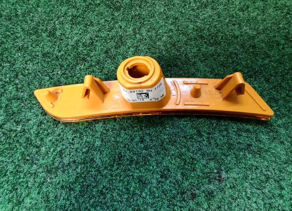 2015-2018 CADILLAC ATS FRONT SIGNAL MARKER LIGHT PASSENGER SIDE GM 23169182 9L7 - Image 4 of 4