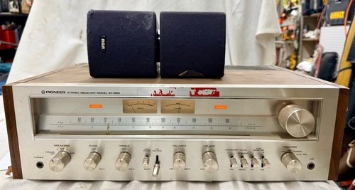 Vintage Pioneer SX-650 AM/FM 35-Watt-per-Channel Stereo Receiver (1970's) *Video