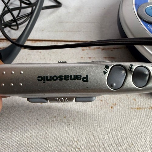 Panasonic Tragbarer CD/MP3 Player AM/FM Radio mit Kopfhörer Silber SL-SV573J - Bild 5 von 8