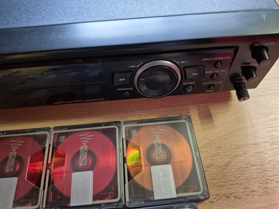 Sharp MiniDisc Deck MD-R2 Mini Disc Spieler Inkl. Fernbedienung 13 Mini Discs - Bild 3 von 4