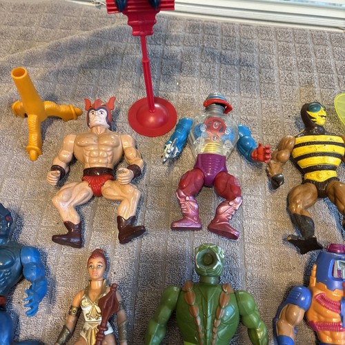 Lotto 15 figurine Masters of the Universe MOTU vintage più lotto armi 35 pezzi - Foto 10 di 24