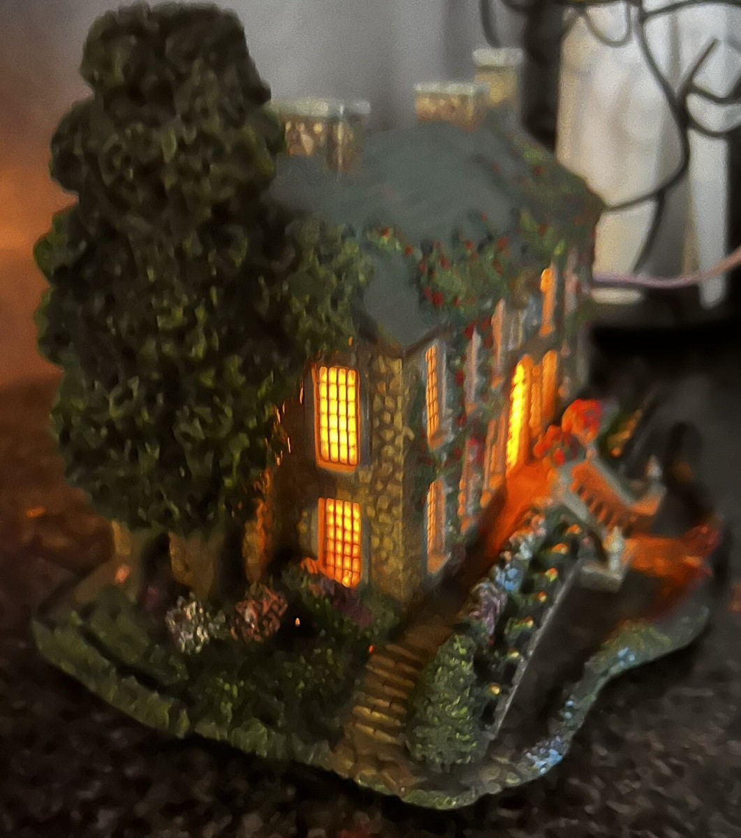 Vintage 2000 Lamplight Inn Thomas Kinkade Hawthorne Village Vintage 2000 Lamplight Inn Thomas Kinkade Hawthorne Village