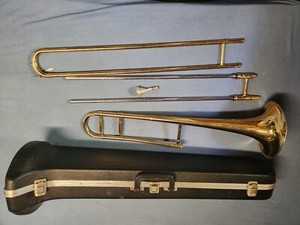 HOLTON TROMBONE-COMPLETE-NICE-HARD CASE