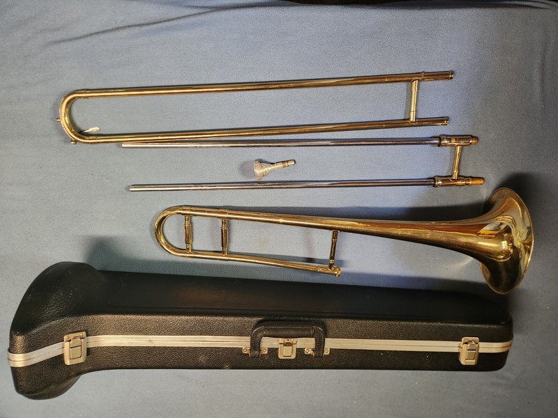 HOLTON TROMBONE-COMPLETE-NICE-HARD CASE