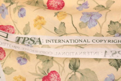 108"L x 44"W VIP Cranston Fabric Home Fashions Berries Flowers on Light Yellow - Picture 6 of 10