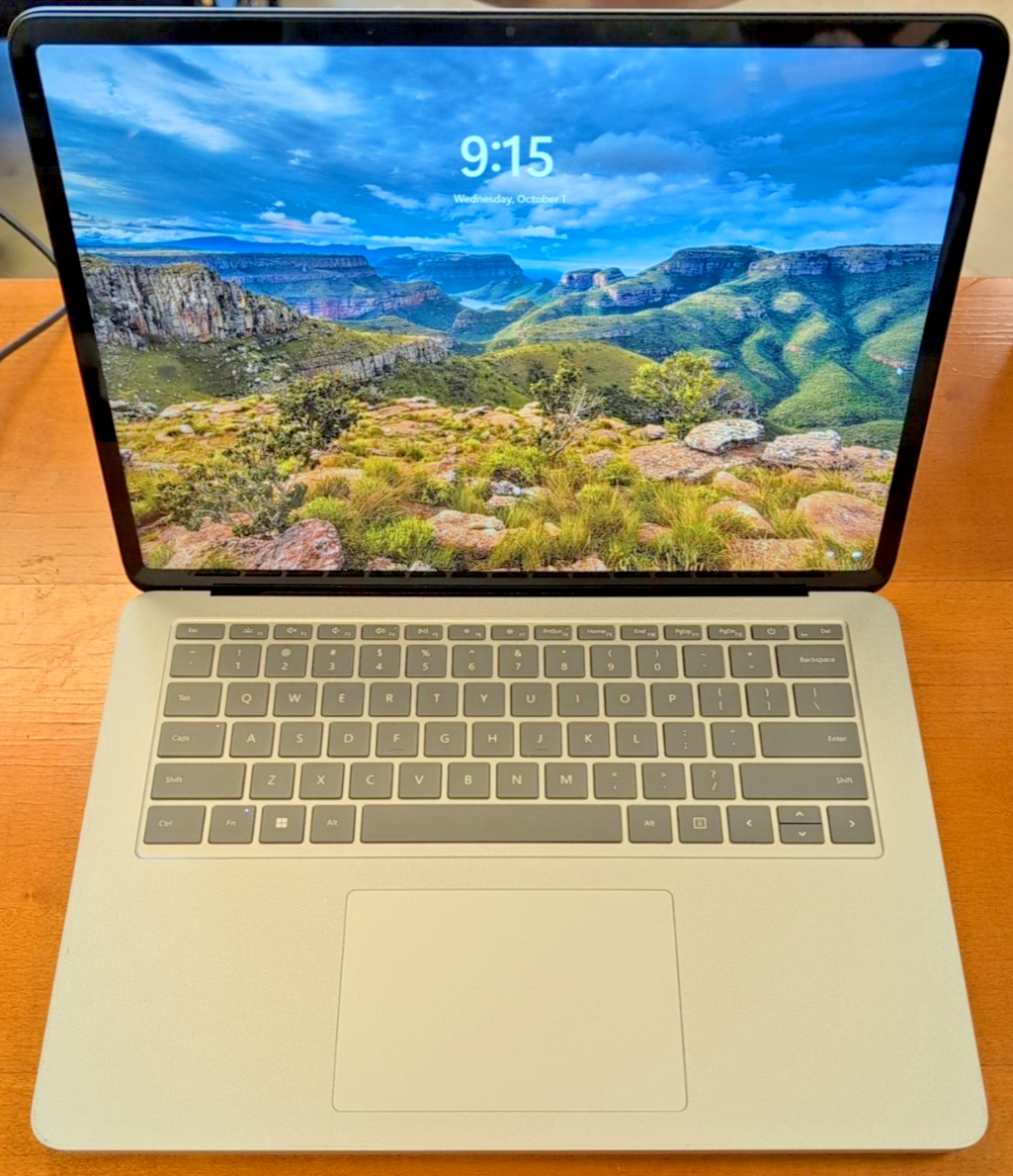 USED NO CHARGER Microsoft Surface Studio (i711th Gen, 1TB SSD, 32GB