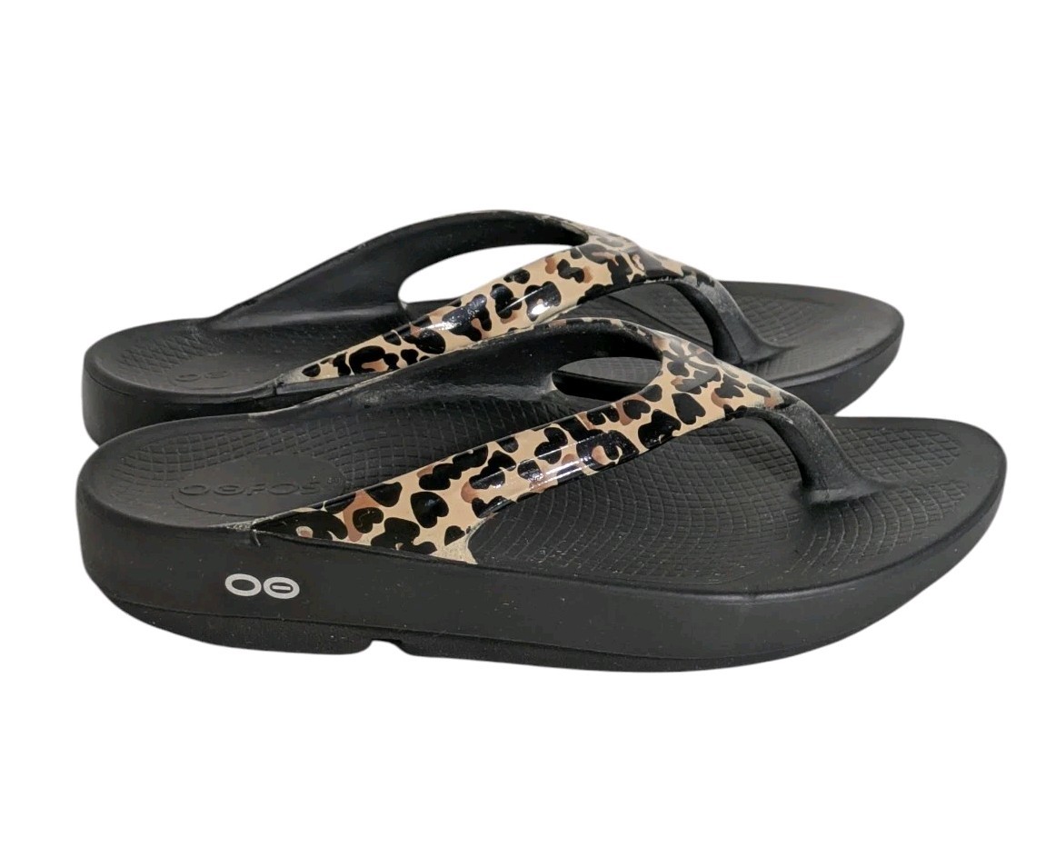 Oofos Oolala Luxe Women's Black Cheetah Recovery Sandals