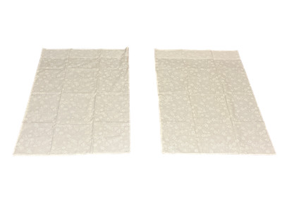Set of 2 White Floral Pillowcases 20.5 x 31 in