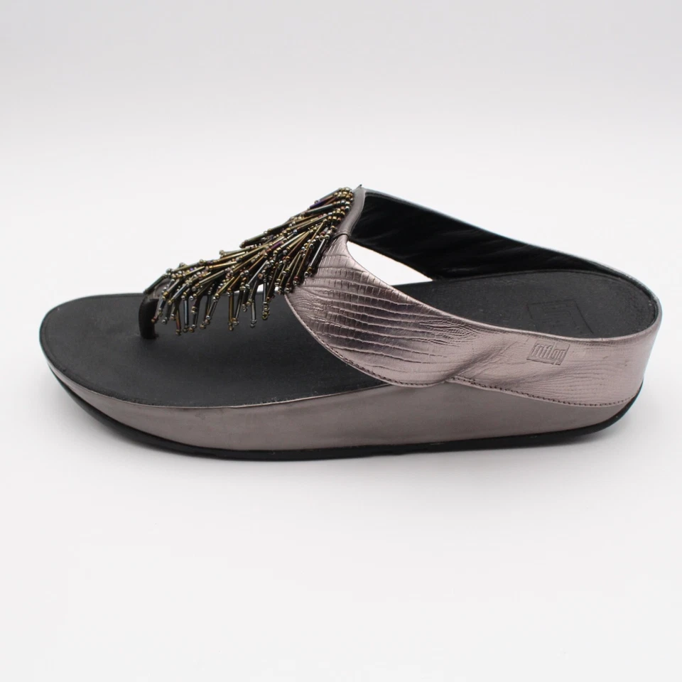 Sandalias de tanga Fitflop Cha Cha plateadas con cuentas para mujer talla 11 Foto 4 de 4