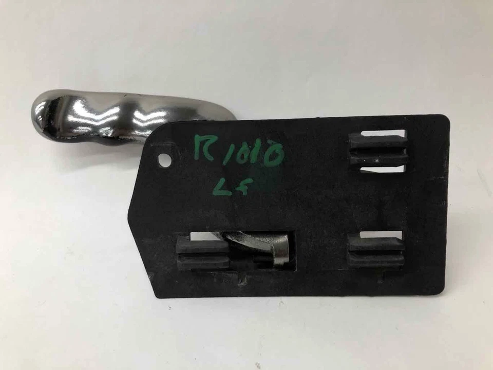 Manija de puerta izquierda Yukon Denali 2001 2002 2003-2006 interior cromada usada OE 15029903 Foto 2 de 4