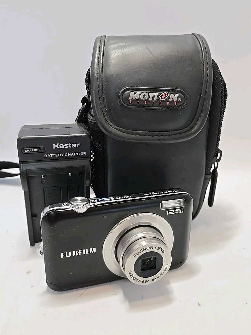 FUJIFilm　JV100 FUJIFILM FinePix JV100 Digital Camera with Basic Accessory Kit