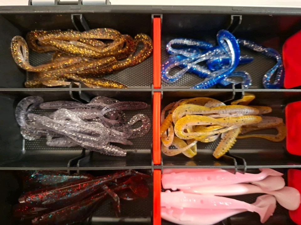 Box mit ca. 70 Gummifischen/Twistern 6-8cm Angelköder Barsch Zander Konvolut - Bild 3 von 4