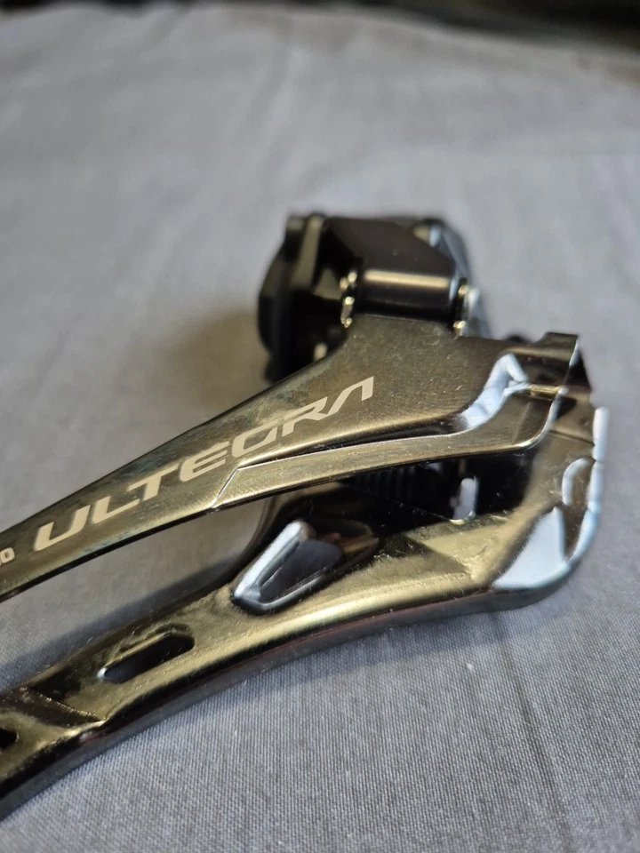 Shimano Ultegra Di2 R8150 12 Speed Front Derailleur Mech Braze-On - Image 2 of 3
