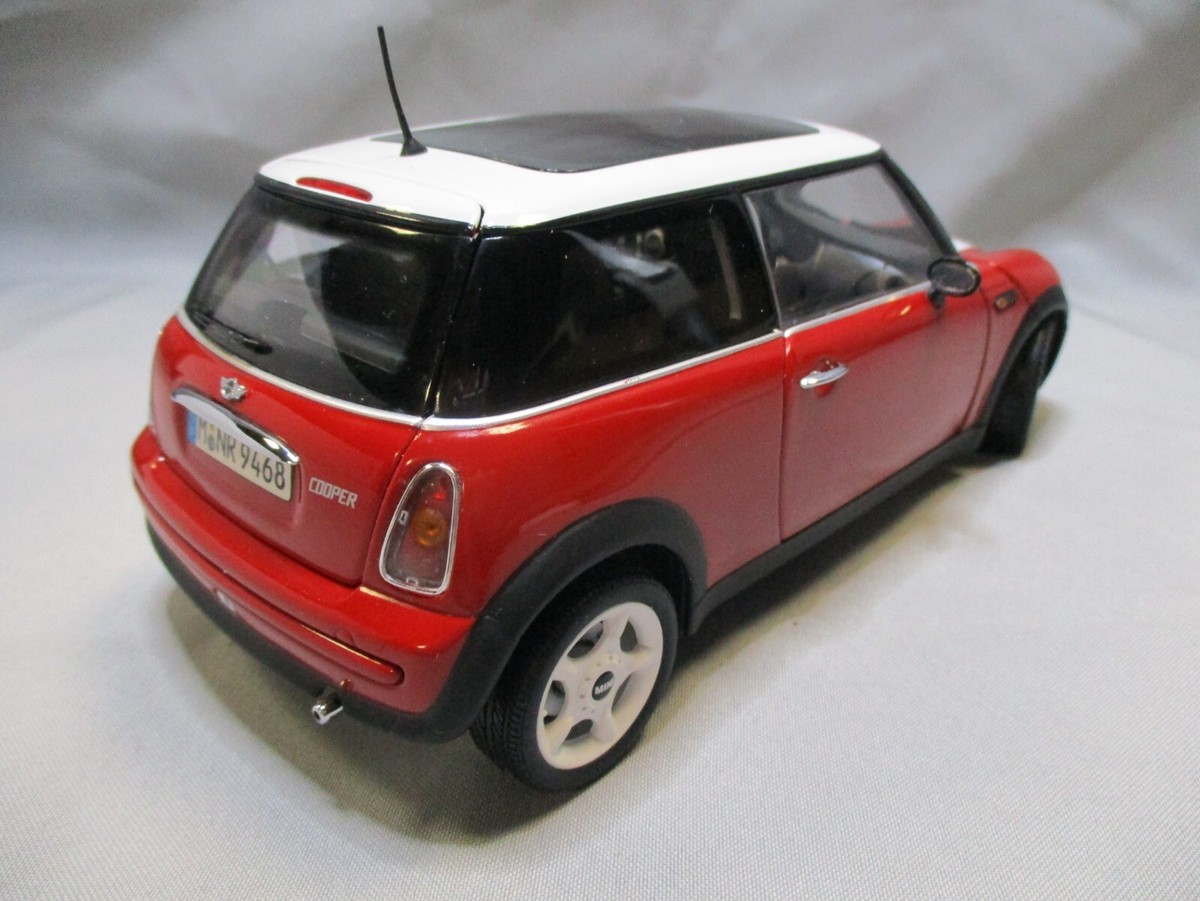KYOSHO MINI COOPER cabriolet rouge 1:12 en boîte comme neuf EUR 440,00 - FR