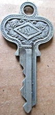 VINTAGE BRASS REO RUSSWIN ORNATE DOUBLE DRAGON KEY 835316, USED
