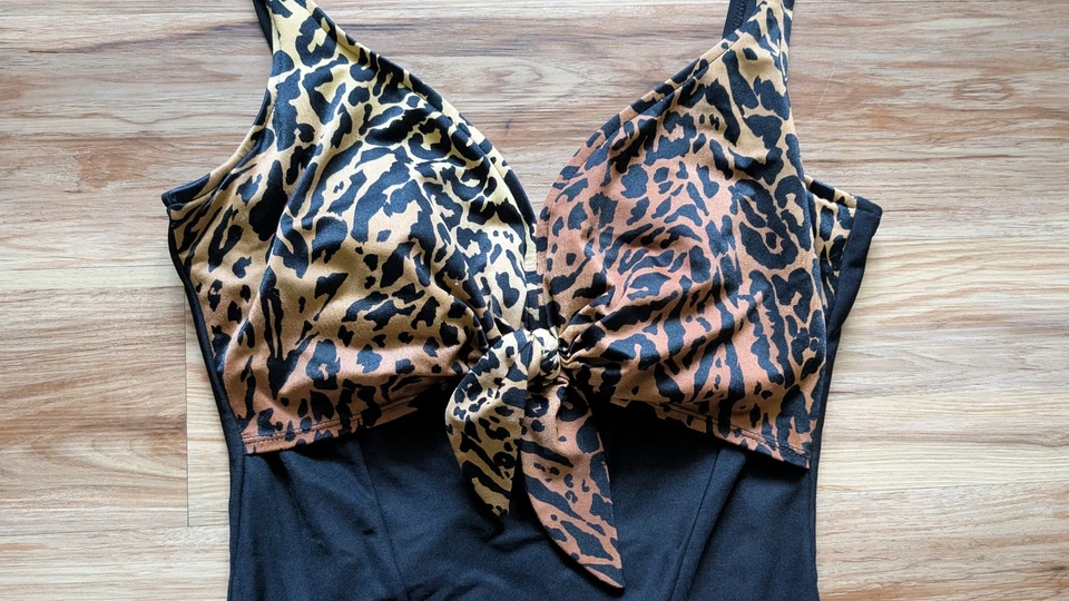 Traje de baño de una pieza Carol Wior de colección para mujer 16 tazas acolchadas delanteras con estampado de leopardo Foto 2 de 4