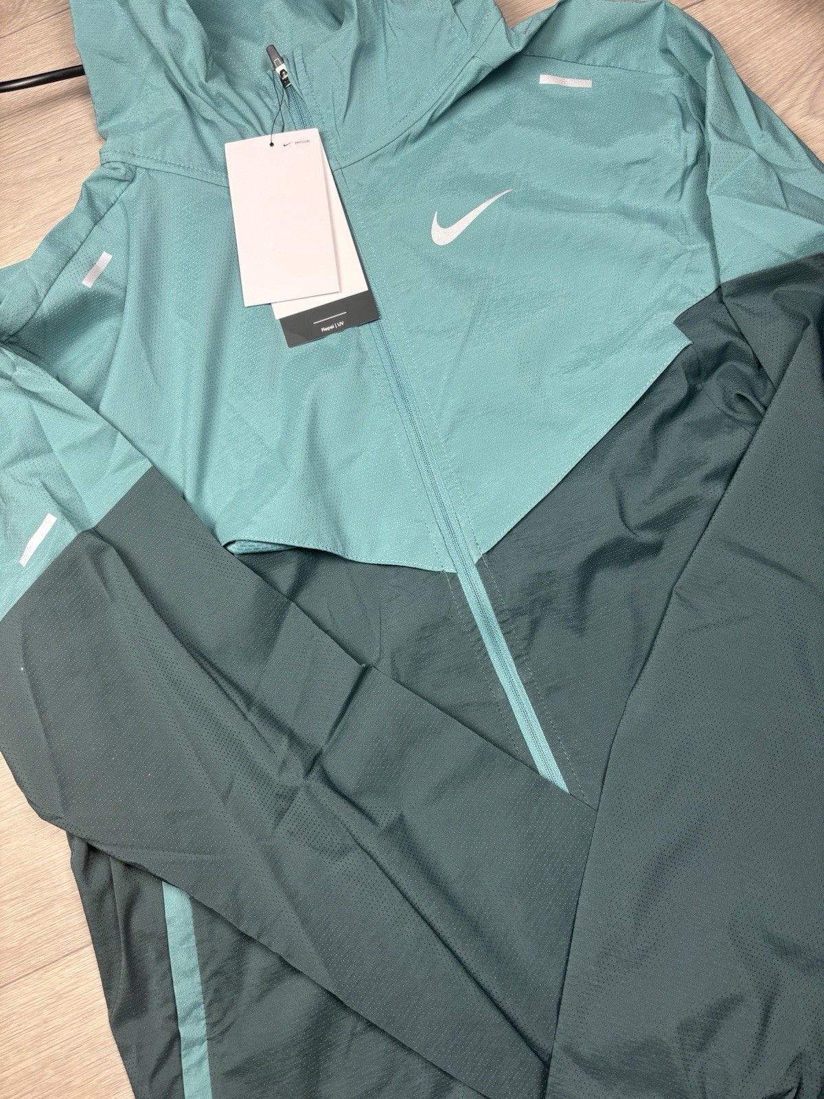 SACAI X NIKE Nike Windrunner 'Mineral Teal' UV Confezionabili Nuove con etichette Taglia S CZ9071 379