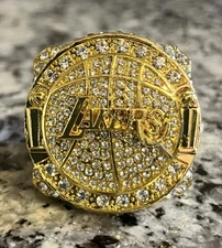 2010 LOS ANGELES LAKERS CHAMPIONSHIP RING! KOBE BRYANT SIZE 11!