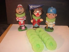 One Dozen (12) Styrofoam Nodder Bobblehead Head Neck Shoulder Protectors