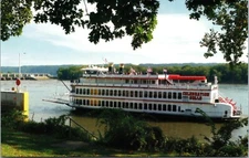 Celebration Belle Riverboat Moline Illinois IL UNP Unused Chrome Postcard L12